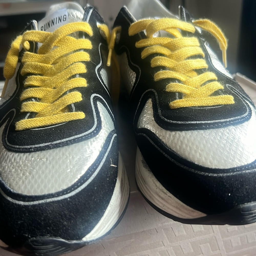 Men Golden goose.